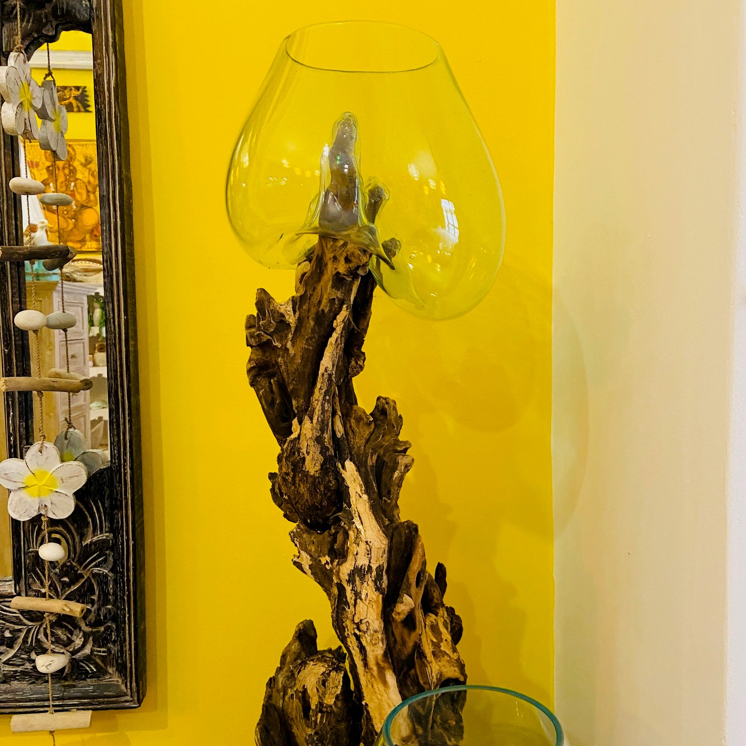 Vaso Indonesiano radice di legno e vetro soffiato 35x26x40h porta fiori  acquario V